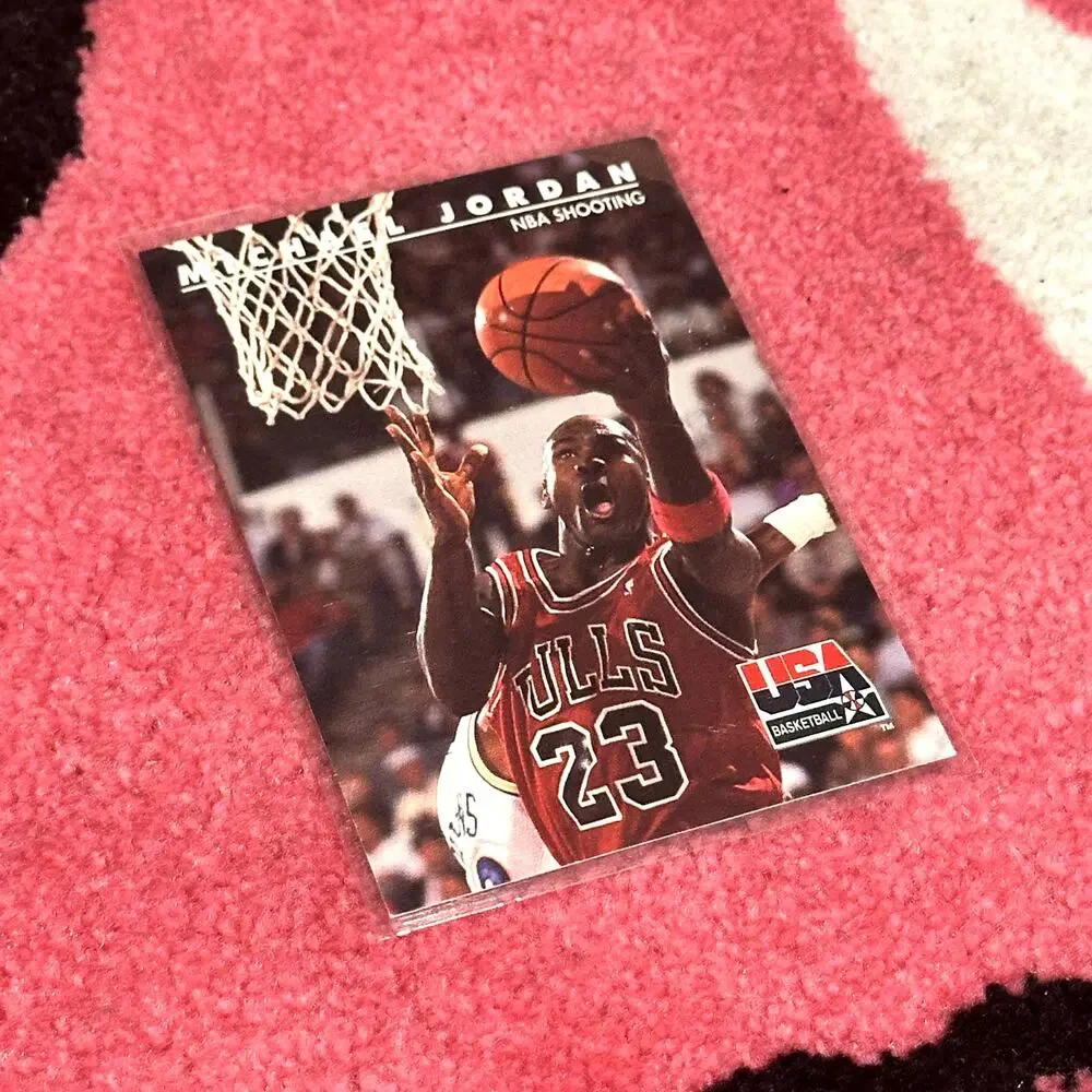 Michael Jordan #44 – 1992 SkyBox USA – As Pictured